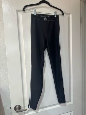 Alo Women’s Black Side-Stripe Leggings-NEW